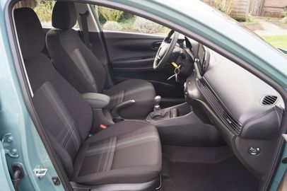 Car image 11