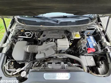 Car image 40