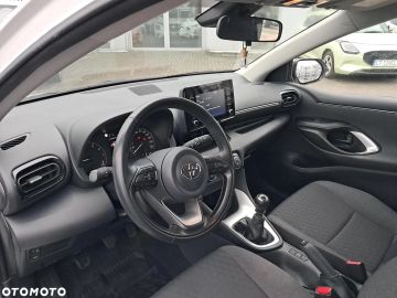 Car image 12