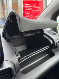 Car image 39