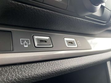 Car image 37