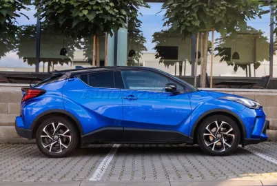 Car image 4