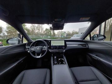 Car image 23