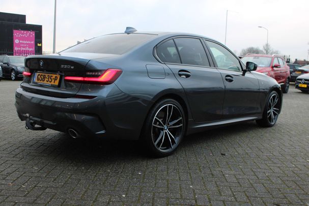 BMW 330 e M Sport 215 kW image number 3