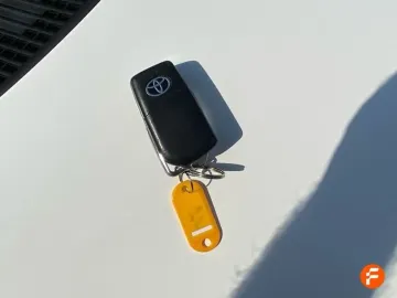 Car image 28