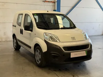 Car image 4