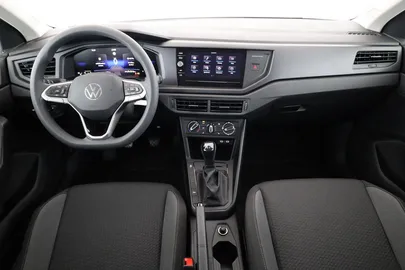 Car image 30