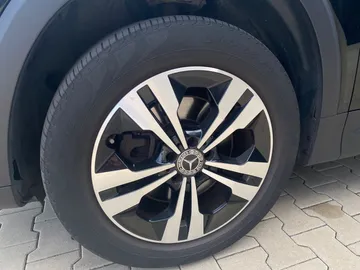 Car image 37