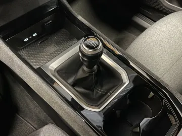 Car image 42