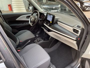 Car image 13