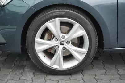 Car image 32