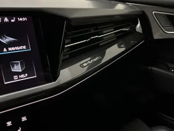 Car image 32