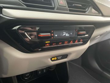 Car image 31