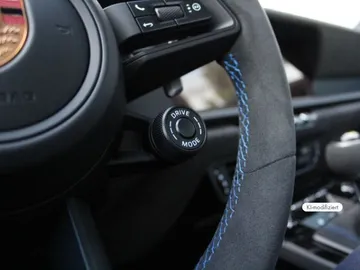 Car image 35