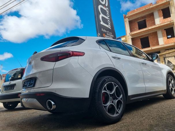 Alfa Romeo Stelvio 2.2 Diesel 118 kW image number 2