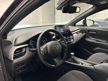 Car image 10