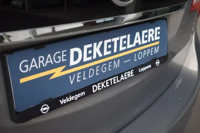 Car image 26