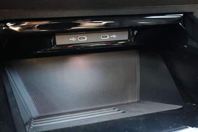 Car image 37