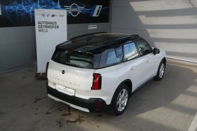 Car image 34