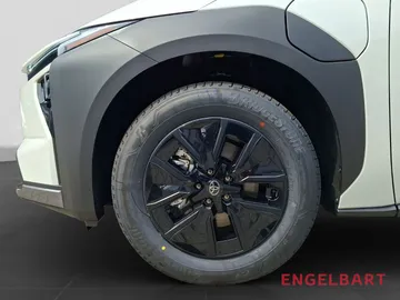 Car image 15
