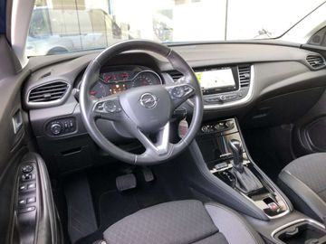 Car image 10