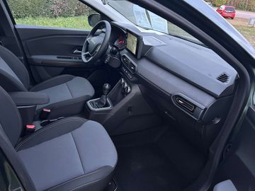 Car image 15