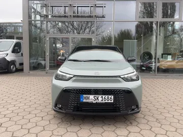 Car image 3