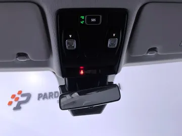 Car image 32