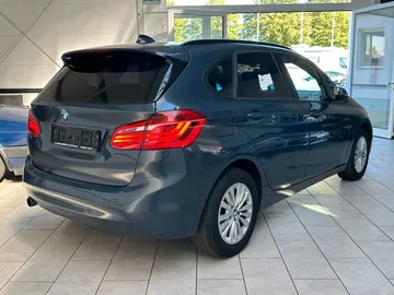 Car image 28