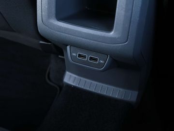 Car image 36