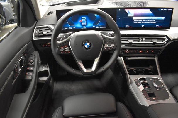 BMW 330i 180 kW image number 12