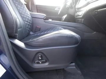 Car image 37