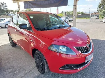 Car image 2