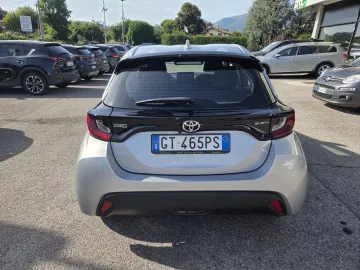Car image 5