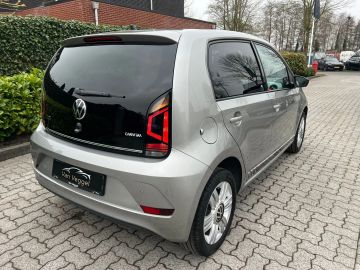 Car image 26