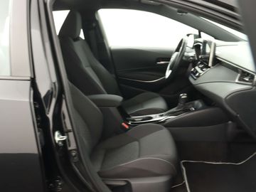 Car image 30