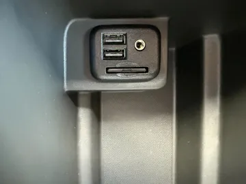 Car image 42