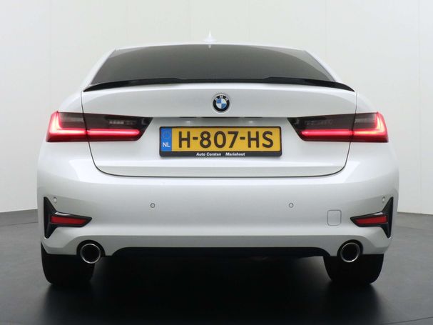 BMW 320i Sport Line 135 kW image number 42