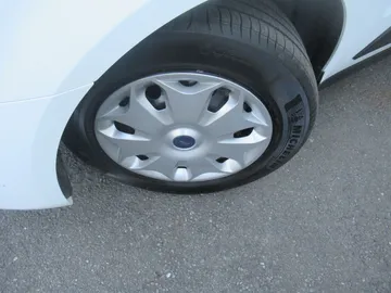 Car image 23