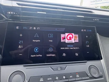 Car image 28