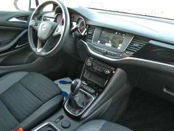 Car image 16