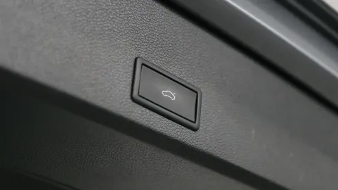 Car image 44