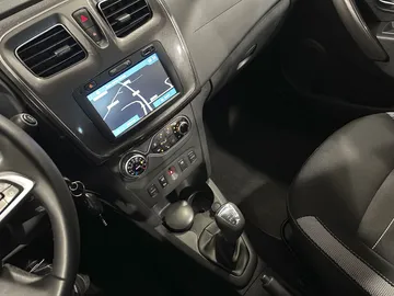 Car image 33