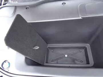 Car image 34