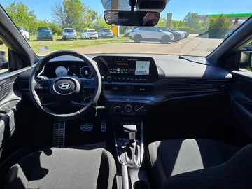 Car image 25