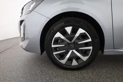 Car image 28