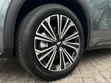 Car image 40