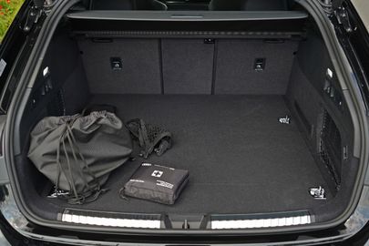 Car image 34