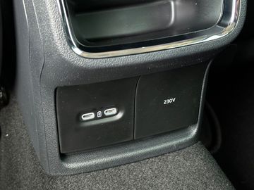 Car image 35