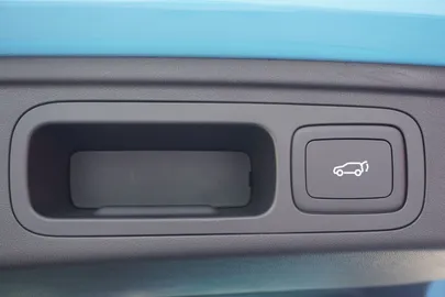 Car image 40